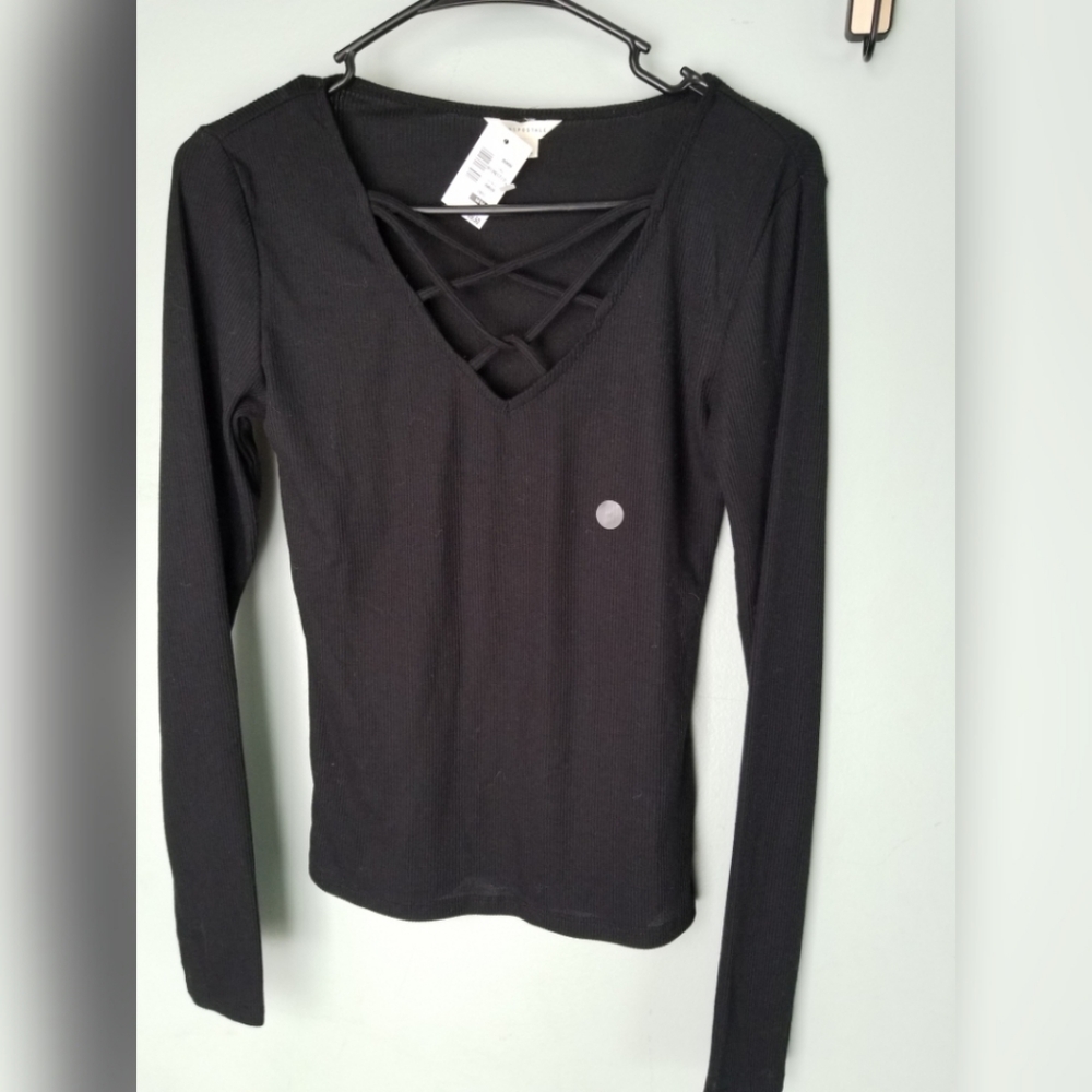 Aeropostale black long sleeve w neck detail